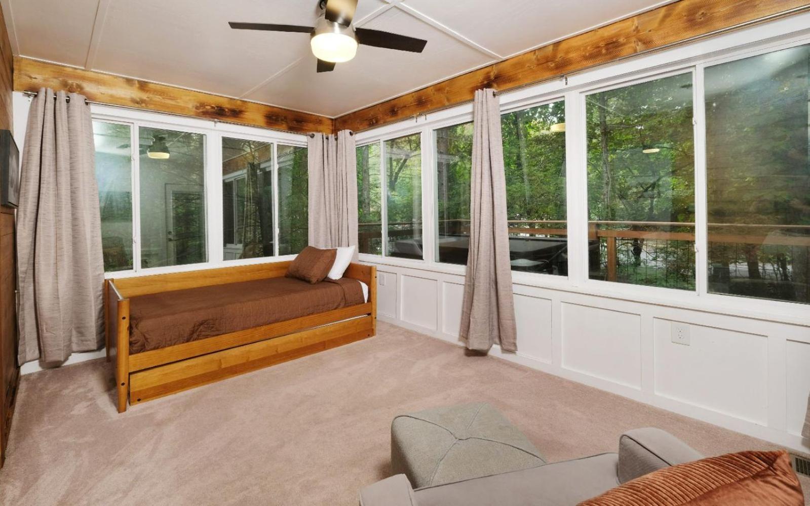 Shady Creek Villa Гетлинбург Екстериор снимка